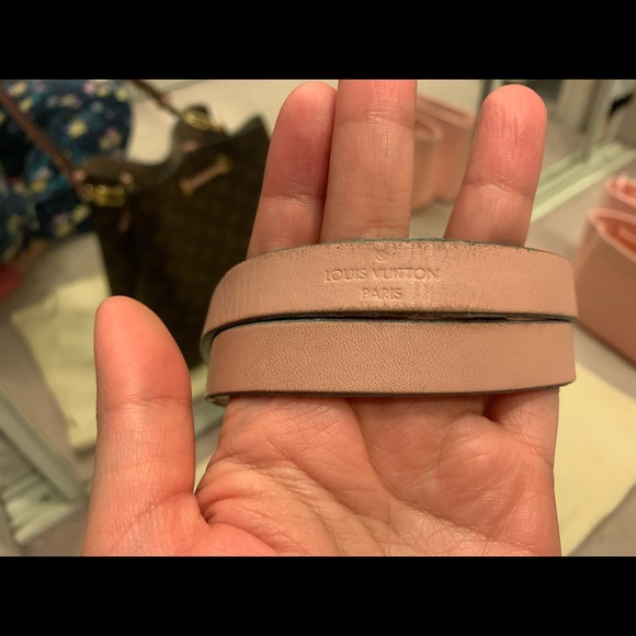 *SOLD* Authentic Louis Vuitton Neónóe MM in Rose Poudre Pink Monogram - Picture 8 of 9